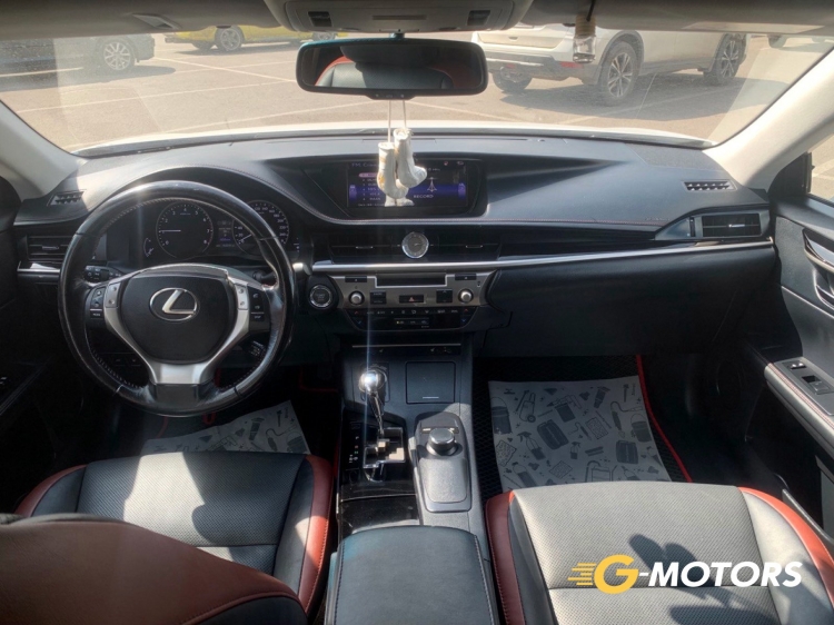 LEXUS ES250 2015