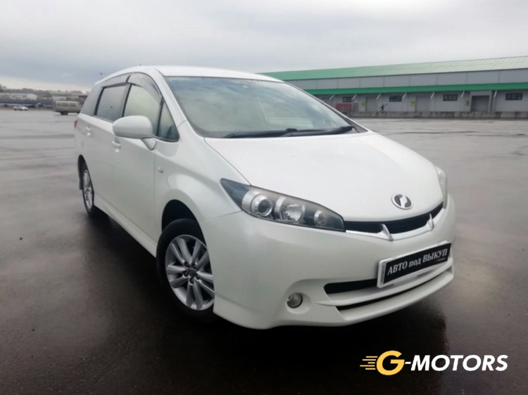 TOYOTA WISH 2010