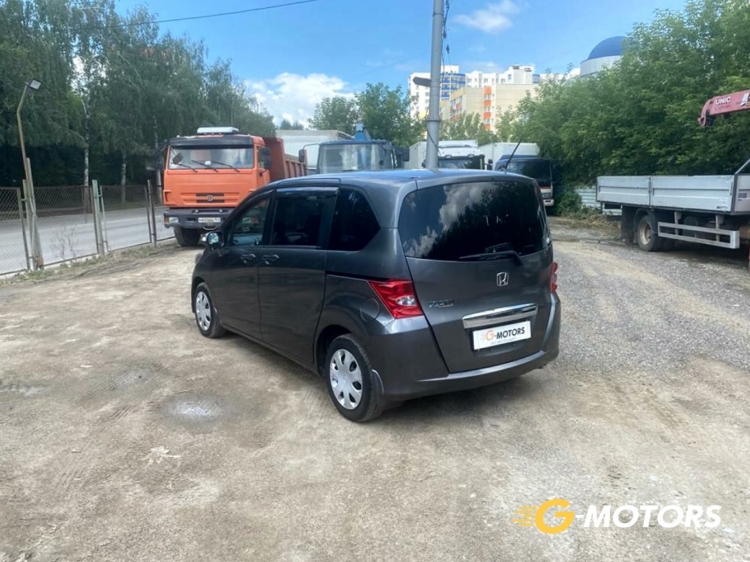 HONDA FREED 2010