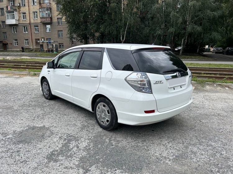 HONDA FIT SHUTTLE 2013