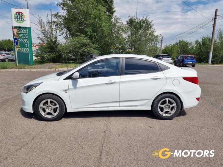 HYUNDAI SOLARIS 2015